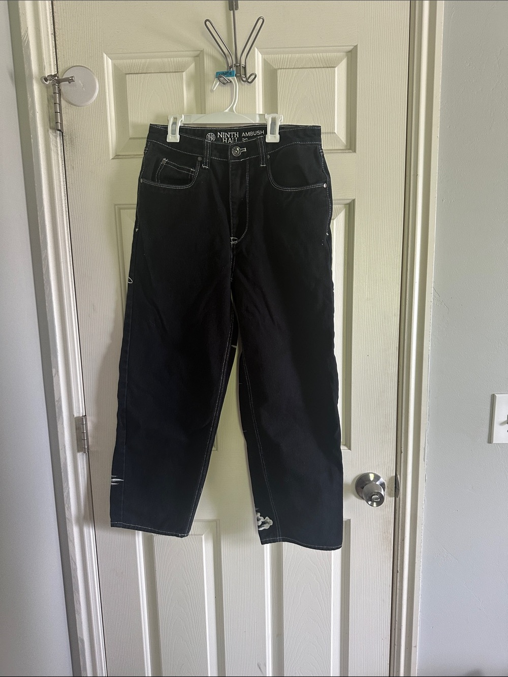 EUC Ninth Hall Dragon Ambush Black Jeans Size 28